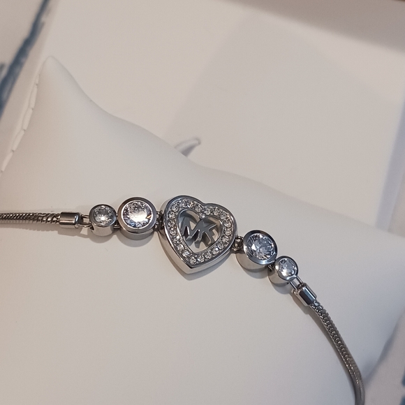 NWT! MICHAEL KORS HEART BRACELET - Picture 7 of 11
